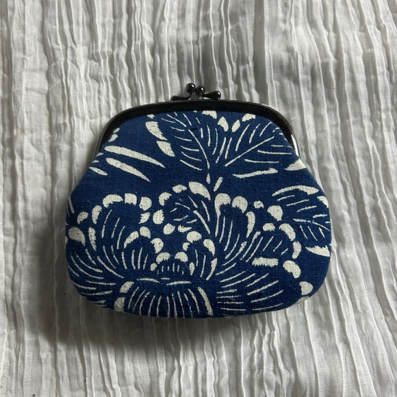 Japanese indigo floral coin purse - Picture 2 of 3